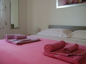 2 Schlafzimmer, Bügeleisen/Bügelbrett, Reisekinderbett, kostenloses WLAN