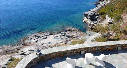 Fantastic house on the waterfront with direct access to the sea, in Koundouros