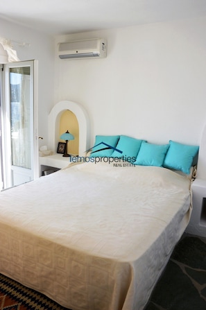 3 bedrooms, iron/ironing board, travel cot, WiFi