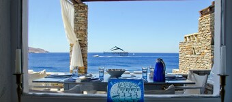 Fantastic house on the waterfront with direct access to the sea, in Koundouros
