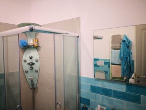 Hair dryer, towels