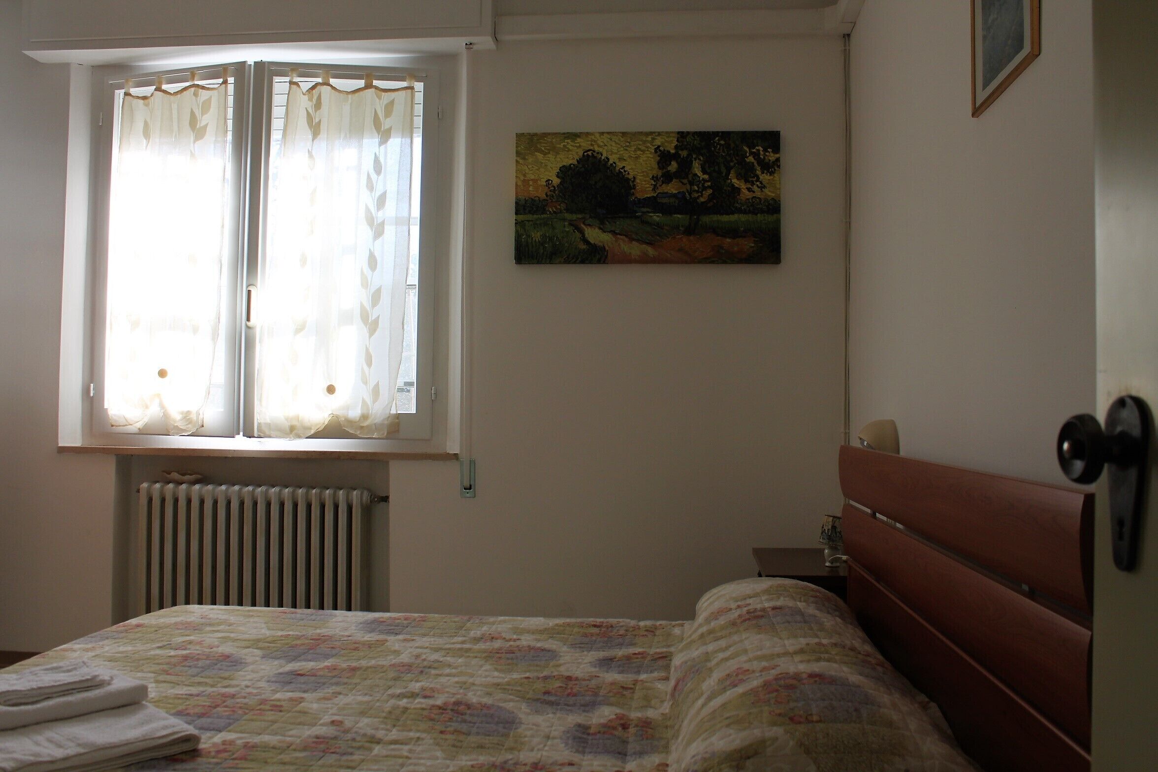 Apartment in detached house 200 meters from the sea, with large garden and park