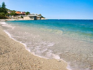 Plage à proximité, chaises longues