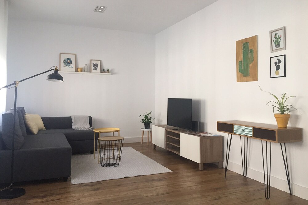 Central apartment with garage and wifi