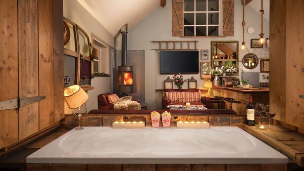 Spa - The Cowshed 5* Barns (Wrenbury, Nr Nantwich)