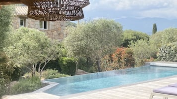 Piscine extérieure, piscine chauffée