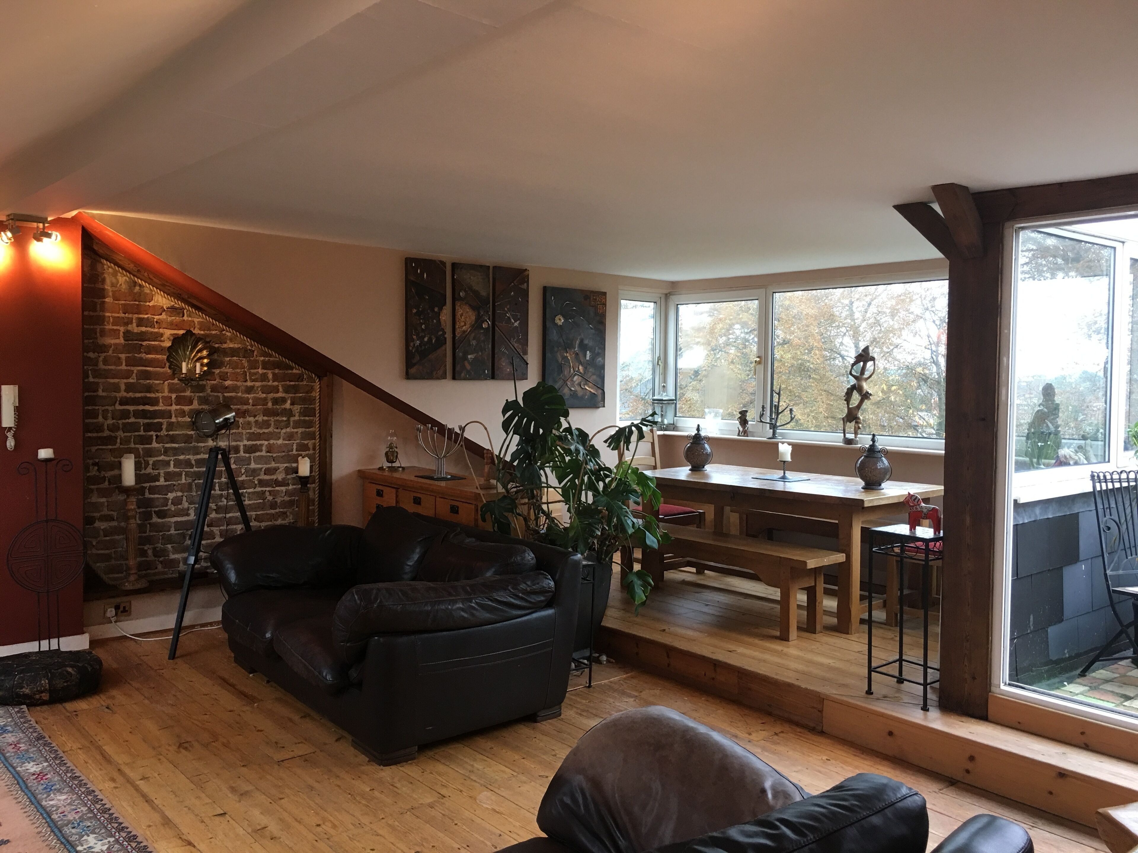 Penthouse apartment in St Margarets with excellent access to central London.  