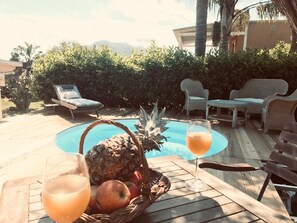 Tina de hidromasaje al aire libre