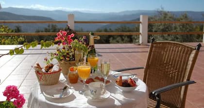 High standard villa with stunning views away from the crowds