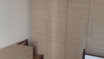 1 chambre, fer et planche Ă repasser, accĂšs Internet, draps fournis