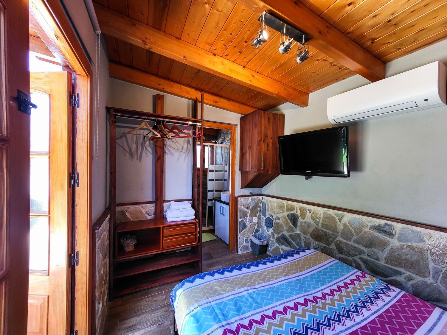 BEAUTIFUL SUITE ROOM WITH SEPARATE BATHROOM