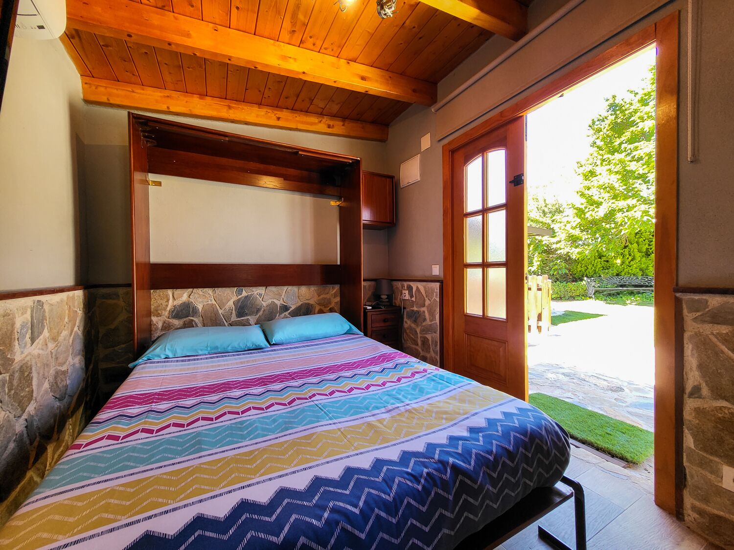 BEAUTIFUL SUITE ROOM WITH SEPARATE BATHROOM