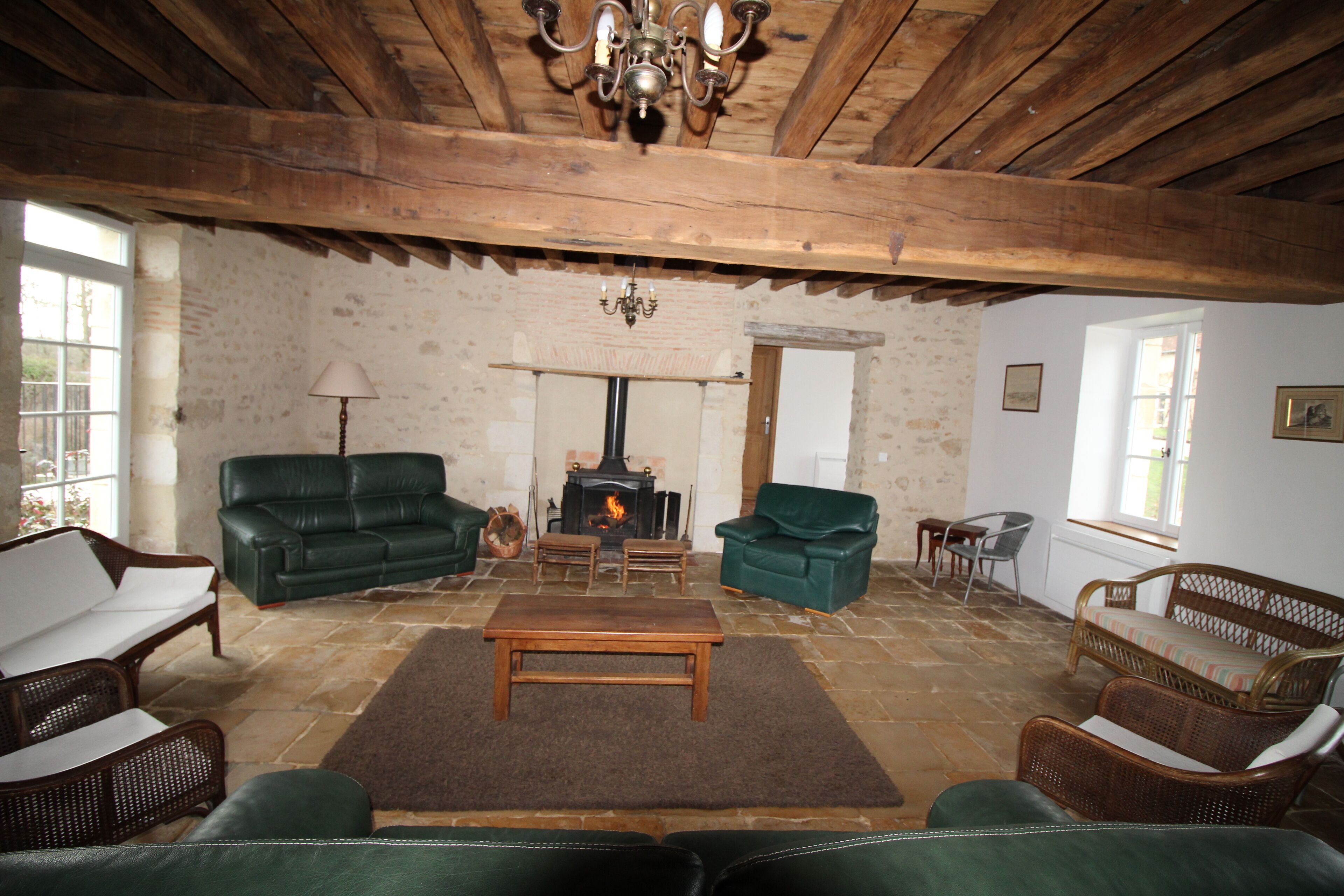 Heated pool, billiards, table tennis, table football, mountain biking, Badminton in the indoor room