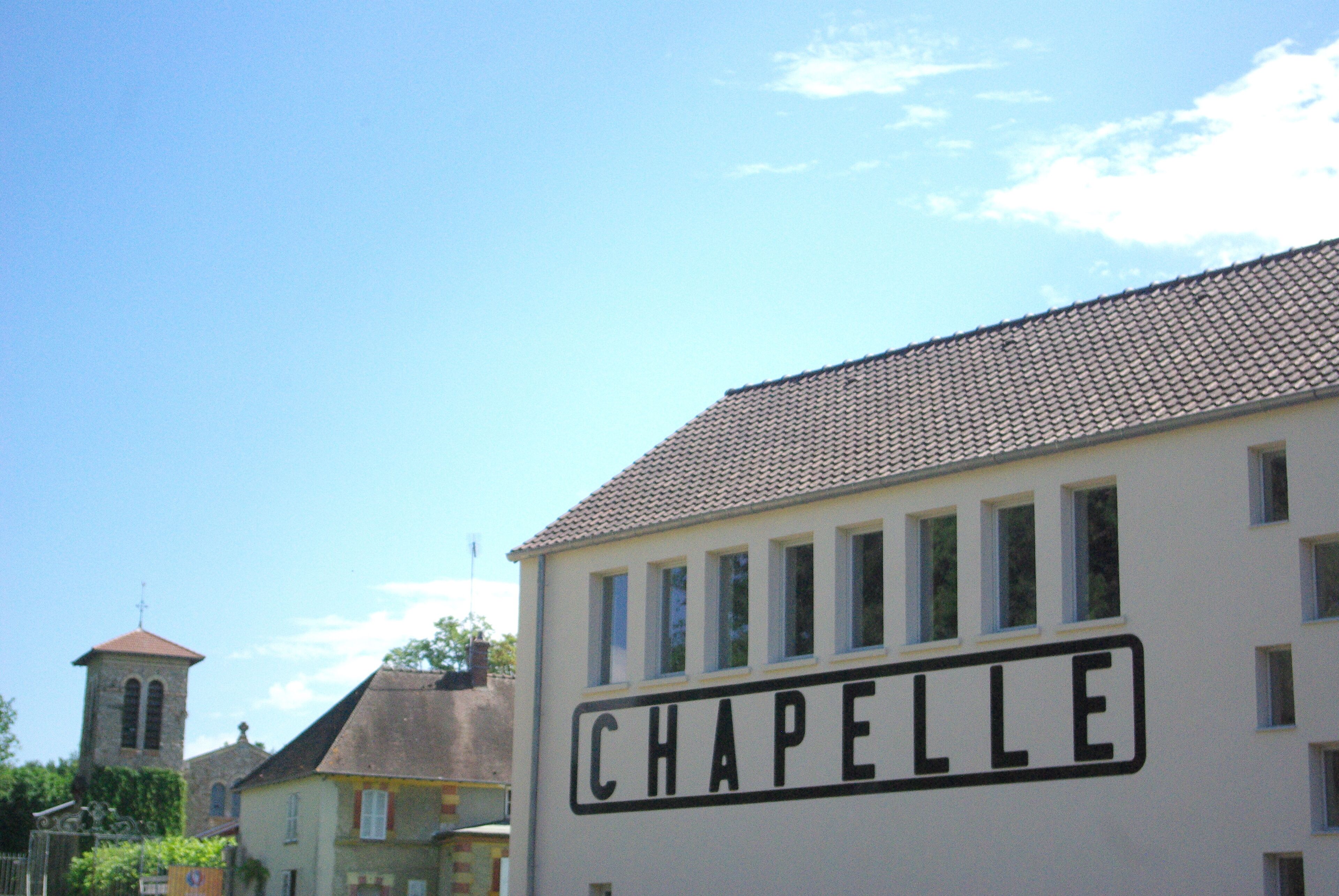 Sleep in nature, in an art center!