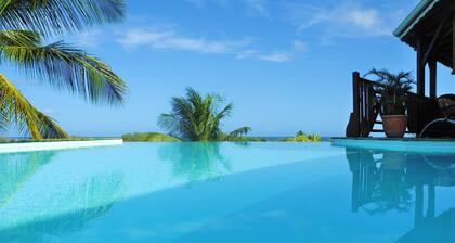 Villa 6/8 persons with swimming pool, panoramic view, 300 m from the beach