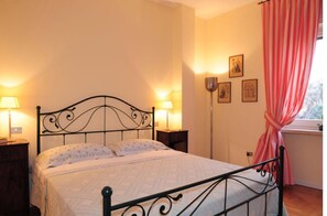 2 habitaciones, tabla de planchar con plancha y wifi gratis 