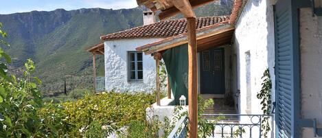 المنطقة المحيطة بالمنشأة