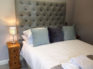 1 habitación, escritorio y sistema de insonorización