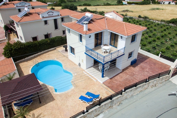 Vaggelis - 4 bedroom luxury villa