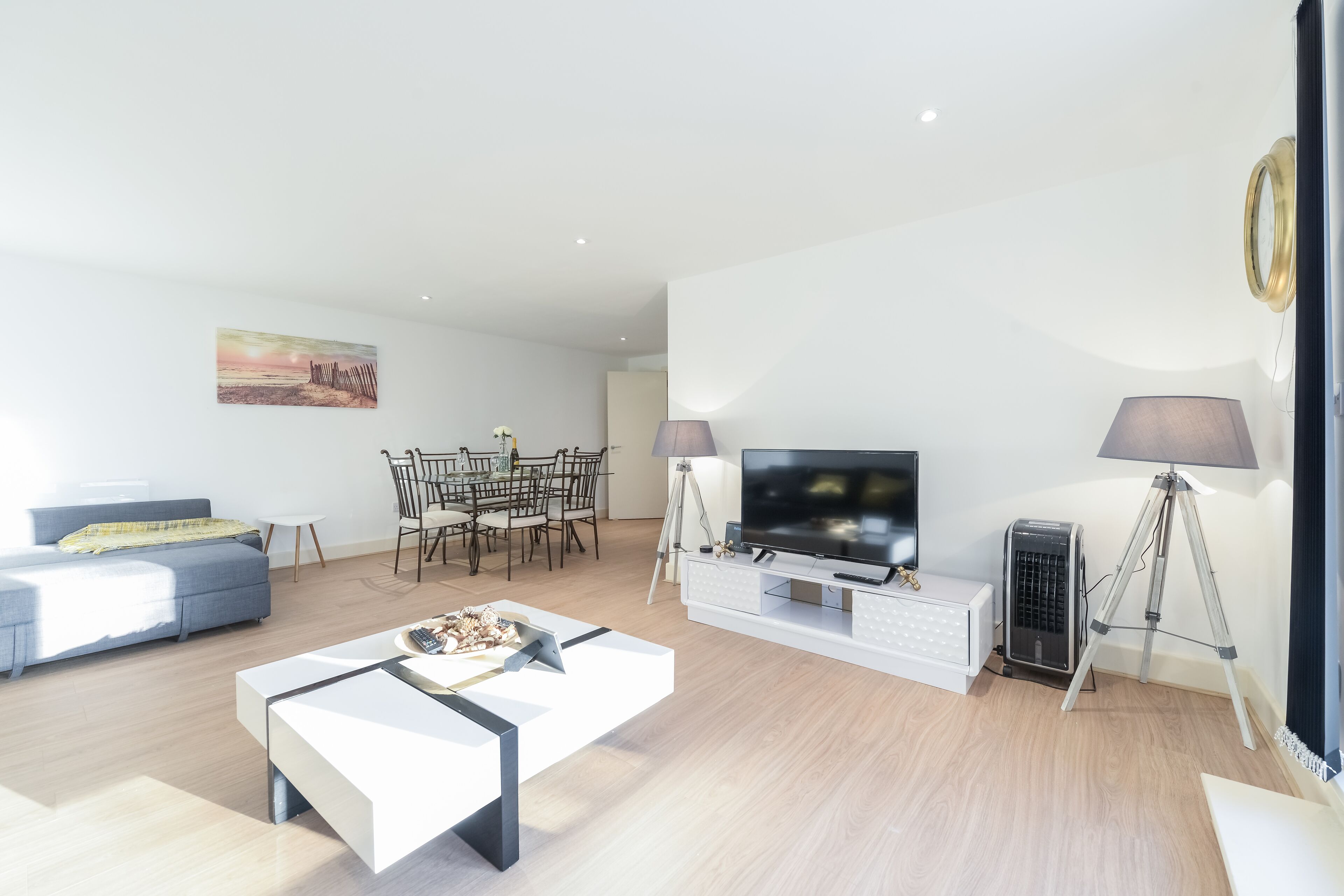 Luxurious Spacious Apartment with a Big Terrace for Large Group sleeps up to 15