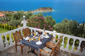 Frokost, lunsj og middag serveres