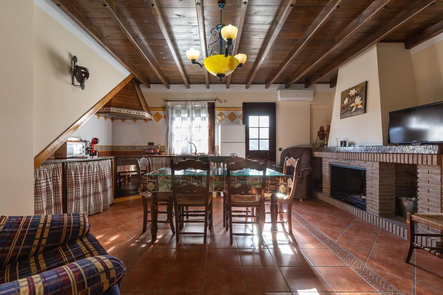 Télévision, cheminée