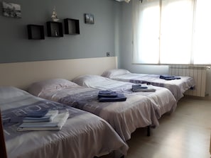 4 bedrooms, desk, WiFi, bed sheets - Luxury apartment in the center of Logroño (Logroño, La Rioja)