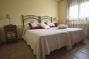 5 soverom, skrivebord, sengetøy og rullestolvennlig