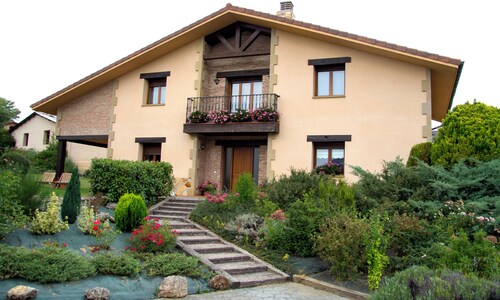 THE GOLF VILLA. HOUSING IN A NATURAL ENVIRONMENT WITH A SPECIAL CHARM.