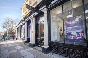 Exterior detail - Stylish Apt in Heart of Georgian Bath (WST) (Bath)