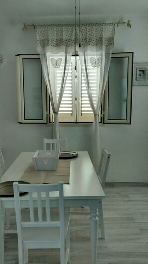 Dining - SALENTO - INDEPENDENT HOUSE 1.5 KM FROM THE SEA (UGENTO)