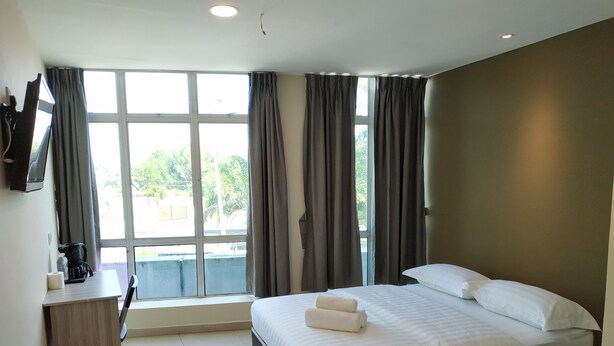 Rom – superior, 1 queensize-seng (Queen) | Skrivebord, blendingsgardiner, strykejern/-brett og wi-fi (inkludert)