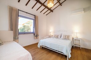 2 Schlafzimmer, Bügeleisen/Bügelbrett, Bettwäsche