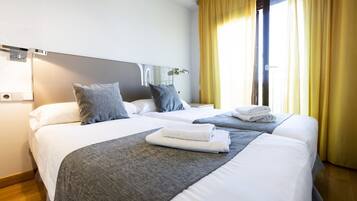 2 slaapkamers, een strijkplank/strijkijzer, gratis wifi, beddengoed