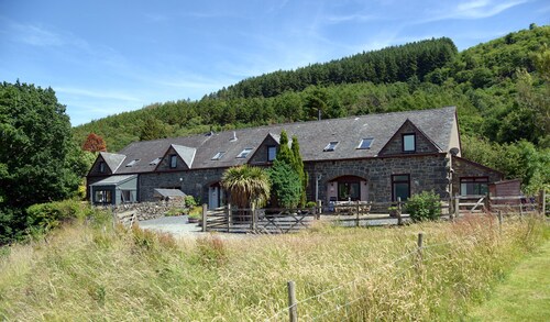 Small Barn - Spacious house close to attractions in Snowdonia National Park