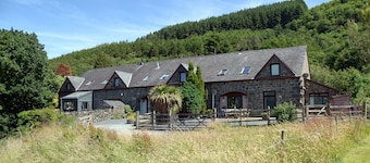 Small Barn - Spacious house close to attractions in Snowdonia National Park