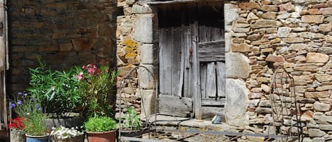 Enceinte de lâhĂ©bergement