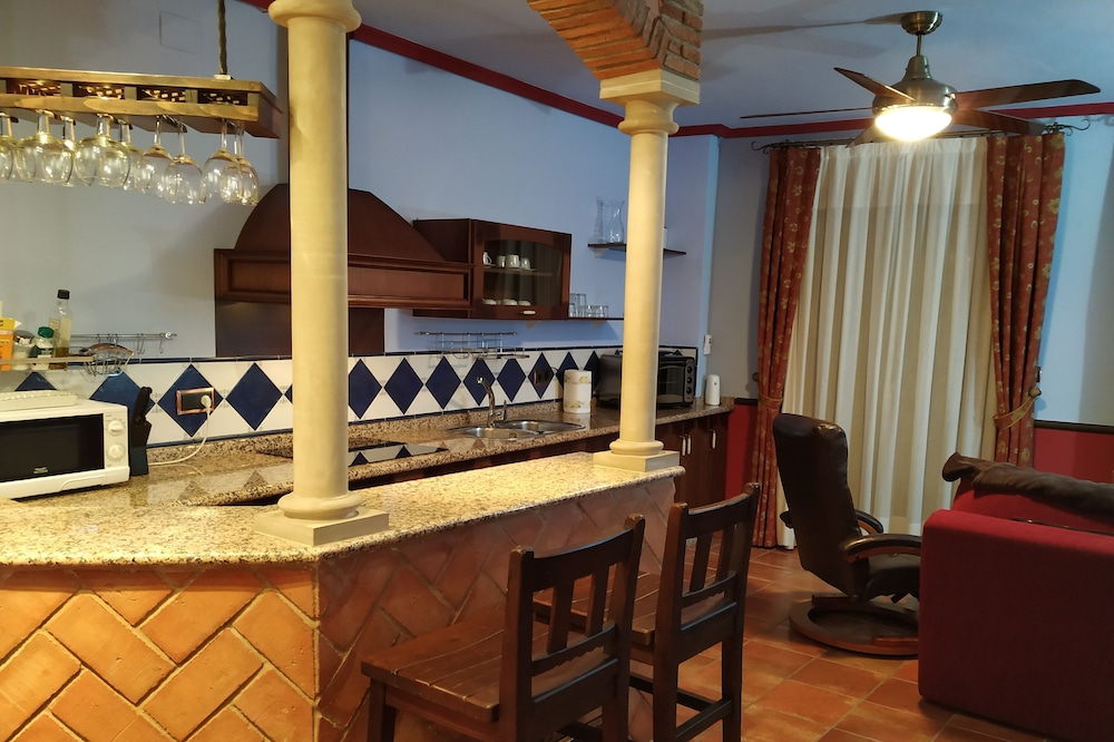 -3-COMO AT HOME, in the historic center of Ubeda