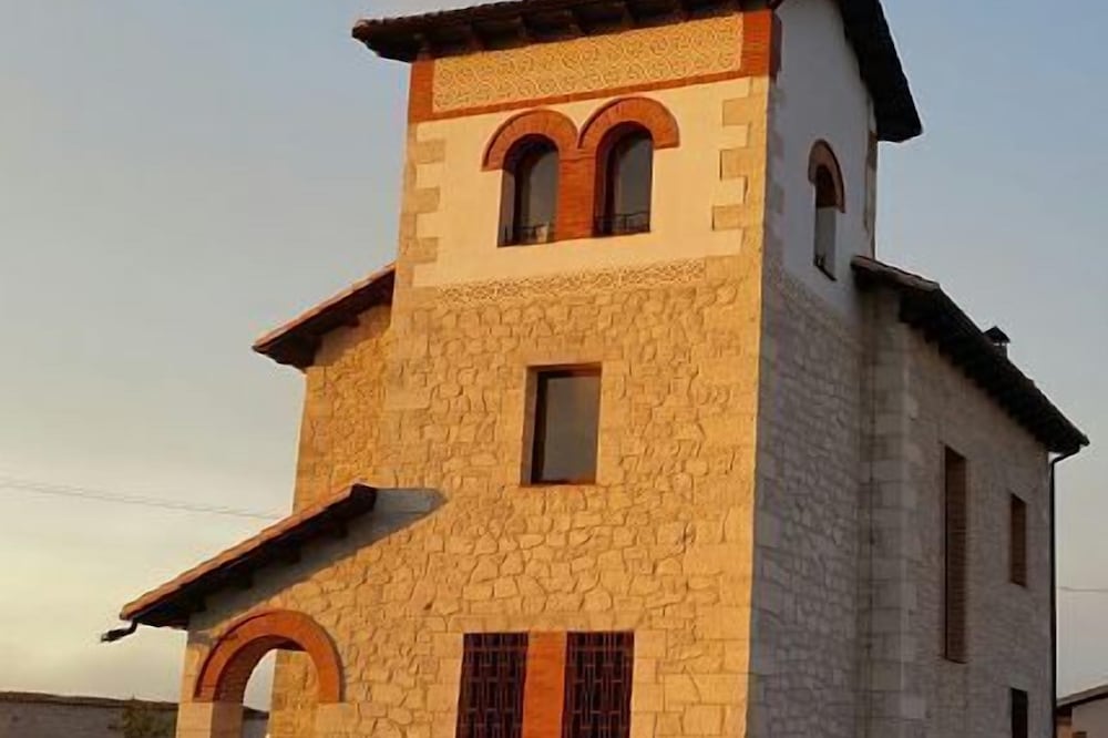 OFFER 2nd weekend of February. € 25 / person - night.