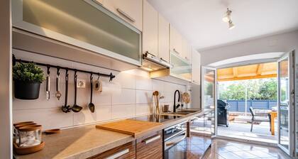 Holiday Home 4200-1 for 10 Pers. in Lukoran