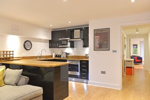 Interior - Tranquil but central stylish hideaway just moments from the beach and theatres (Eastbourne)