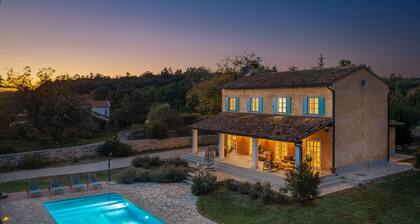Mediterranean tranquillity with pool & garden - perfect for families