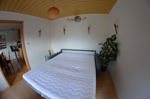 4 Schlafzimmer, kostenloses WLAN, Bettwäsche
