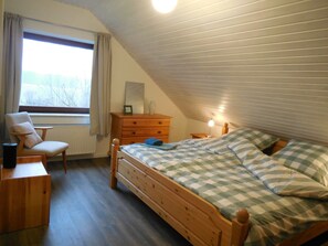 3 makuuhuonetta, silitysrauta/-lauta, vauvan matkasänky, ilmainen Wi-Fi