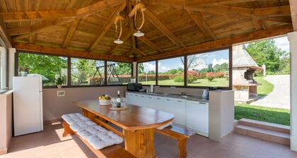 Villa with pool, Ideal for several families, 3 separate living units