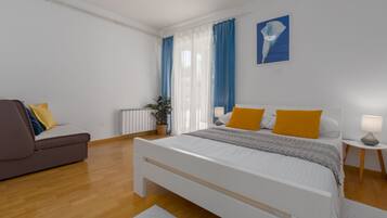 5 bedrooms, travel crib, free WiFi, bed sheets