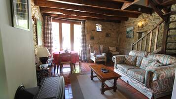 电视、DVD 播放器、乒乓球、书