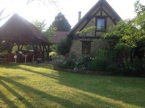 Property grounds - Charming Individual cottage" La Petite Grange" for maximum 4 people   (Puybrun)