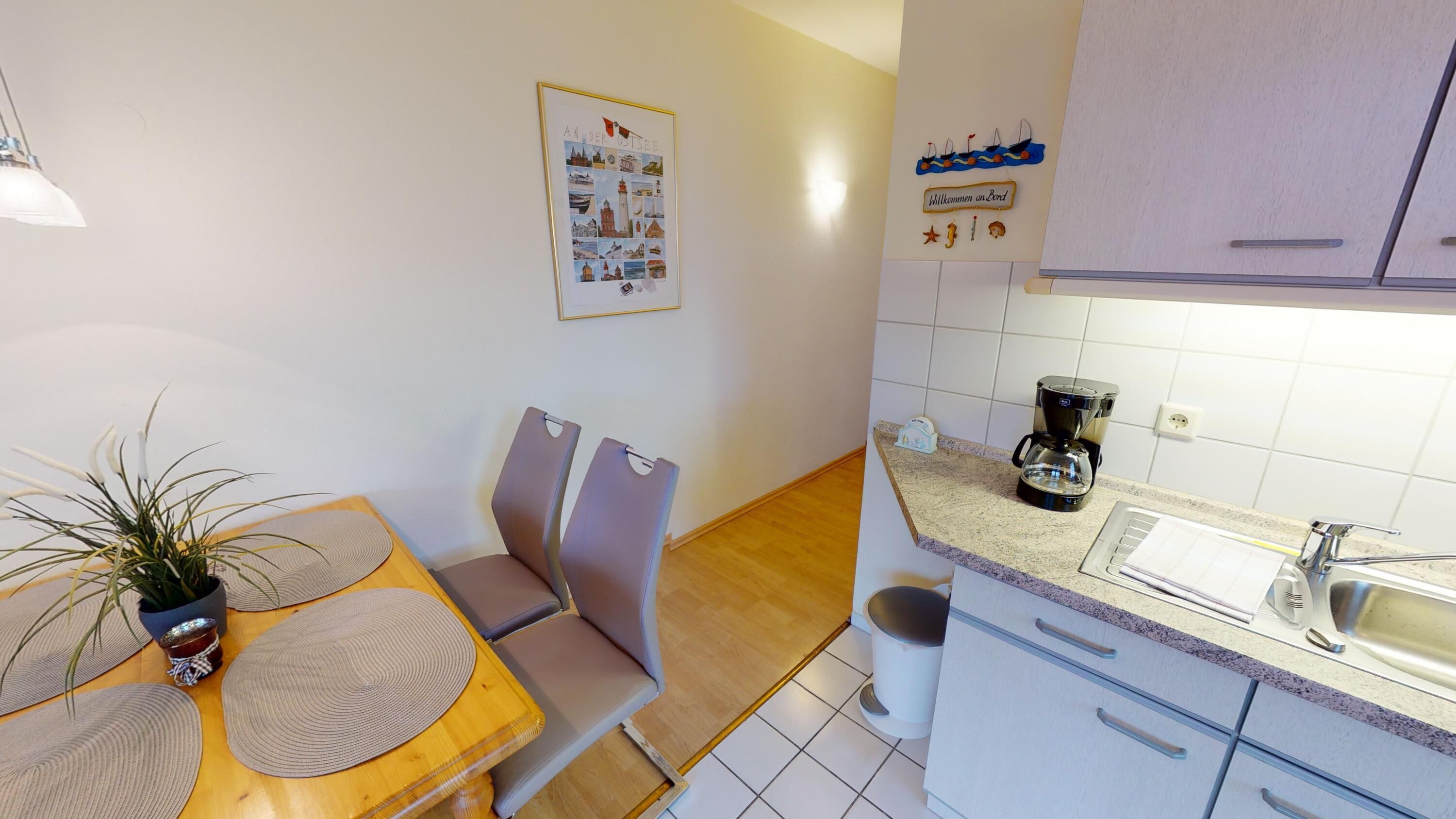 Very nice apartment "Hafenresidenz" with balcony and view over the harbor and the Kiel Fjord