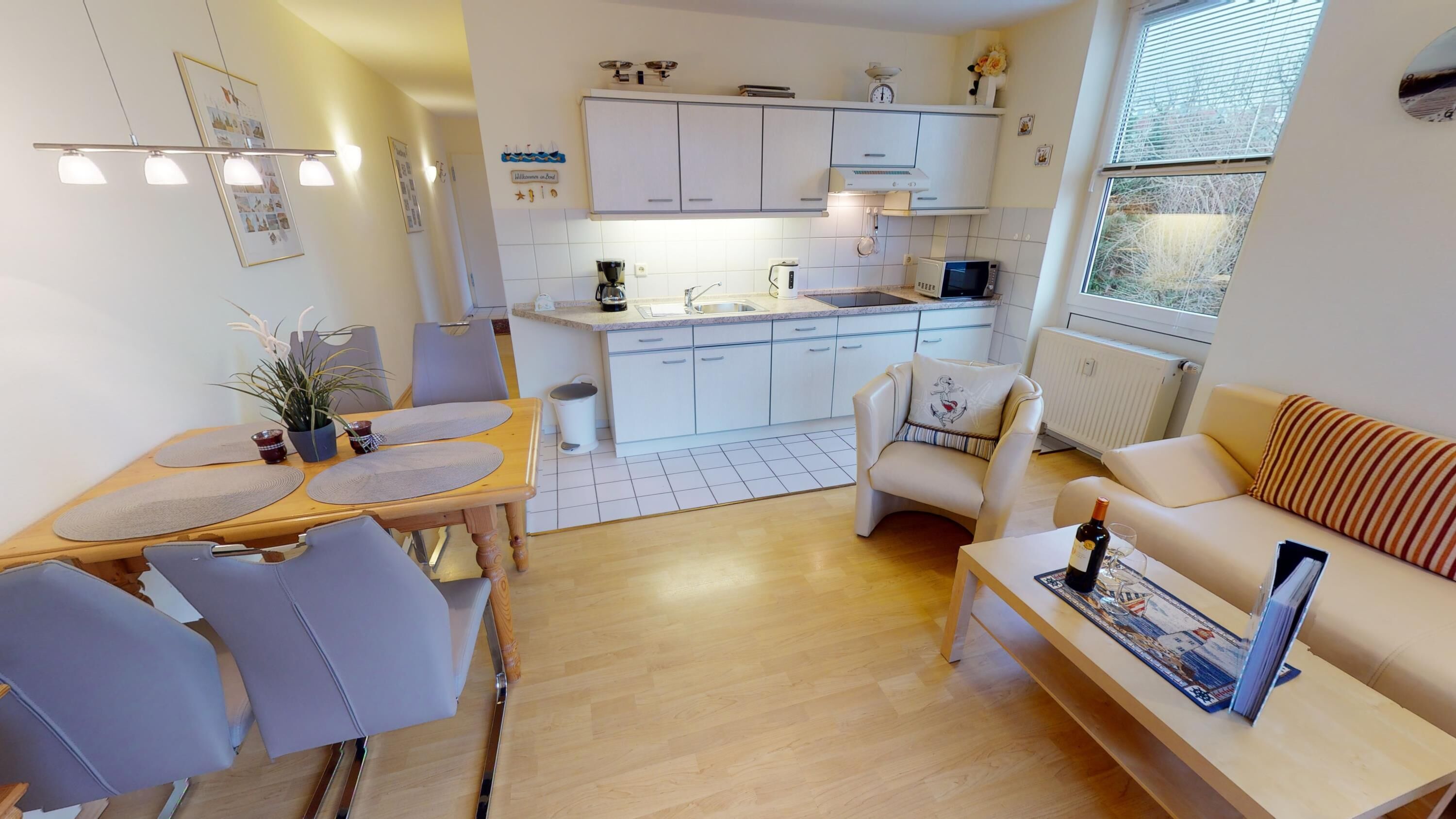 Very nice apartment "Hafenresidenz" with balcony and view over the harbor and the Kiel Fjord